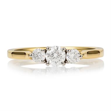 18ct Yellow Gold Graduated Diamond Ring thumbnail