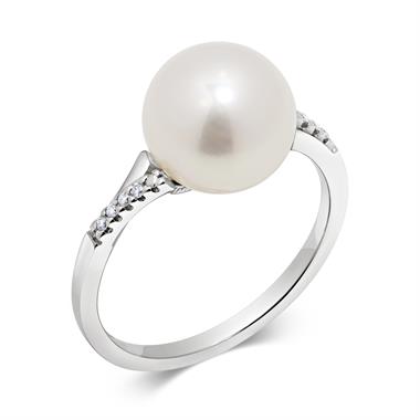18ct White Gold Pearl and Diamond Dress Ring thumbnail 