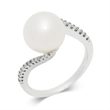 18ct White Gold Freshwater Pearl and Diamond Dress Ring thumbnail 
