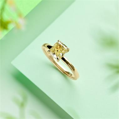 18ct Yellow Gold Cushion Cut Champagne Diamond Solitaire Engagement Ring thumbnail