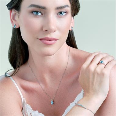 18ct White Gold Aquamarine and Diamond Necklace thumbnail