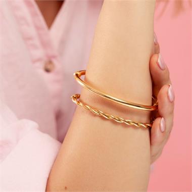 18ct Yellow Gold Oval Bangle thumbnail
