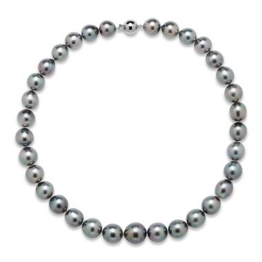 18ct White Gold Graduated Tahiti Pearl Necklace | 45cm thumbnail