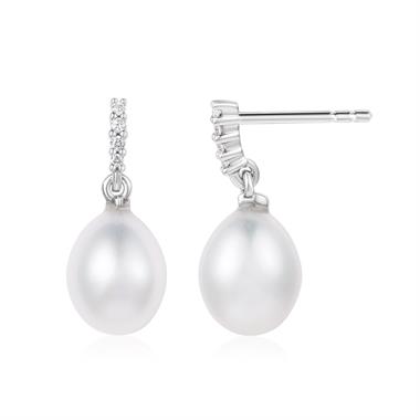 18ct White Gold Freshwater Pearl and Diamond Earrings thumbnail 
