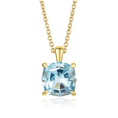 18ct Yellow Gold Web Cut Aquamarine Pendant thumbnail 