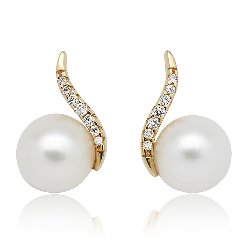 18ct Yellow Gold Freshwater Pearl and Diamond Stud Earrings Thumbnail Image 0