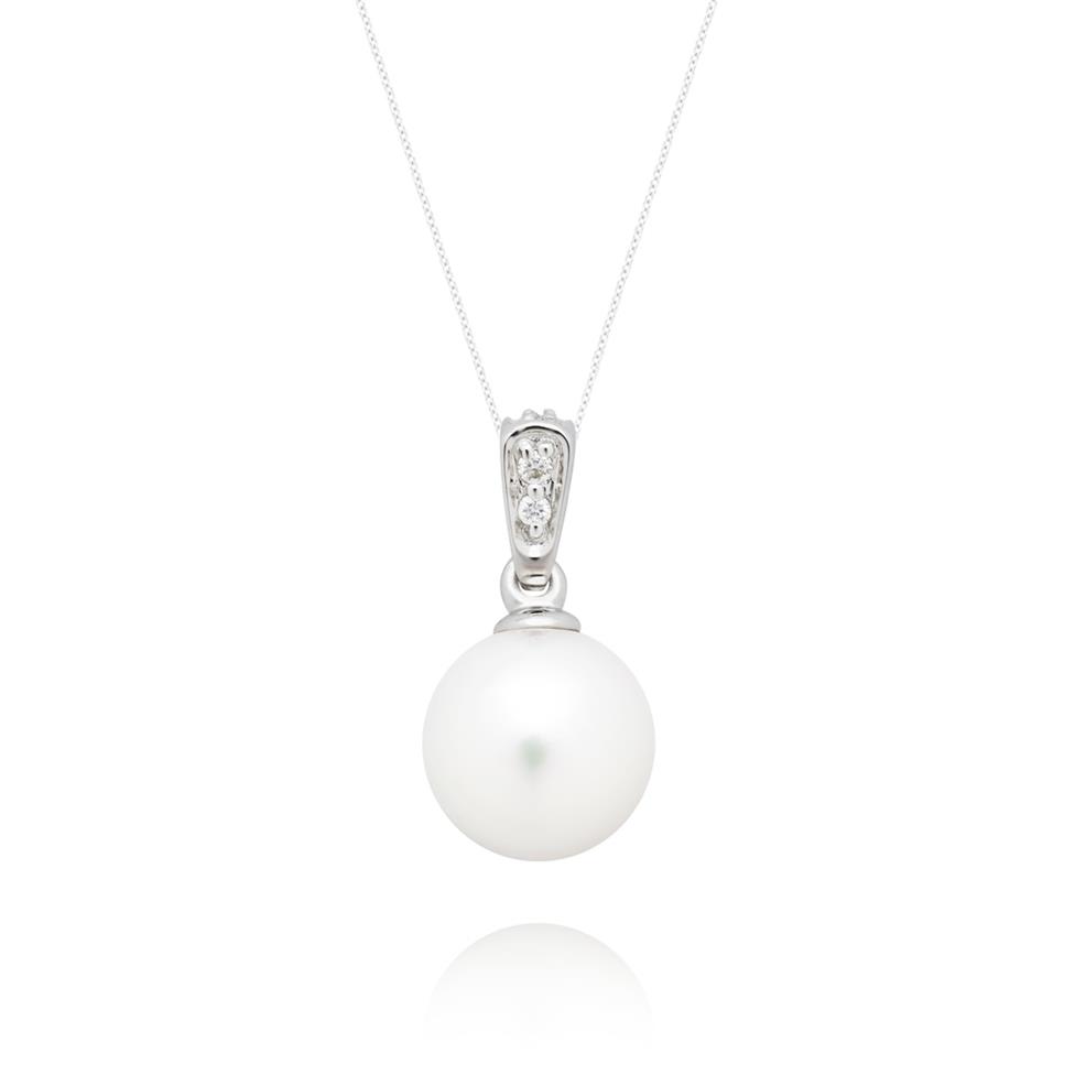 18ct White Gold 8.5mm Cultured Pearl and Diamond Drop Pendant Thumbnail Image 0