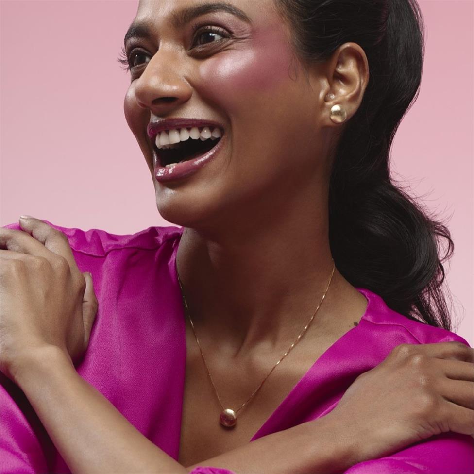 18ct Yellow Gold Round Satin Finish Necklace Thumbnail Image 1