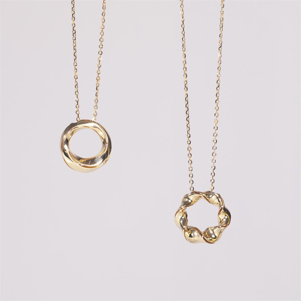 Aira 18ct Yellow Gold Twisted Circle Necklace Thumbnail Image 3