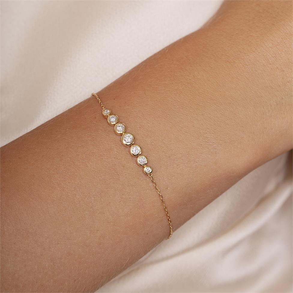 18ct Yellow Gold Graduated Bezel Set Diamond Bracelet Thumbnail Image 1
