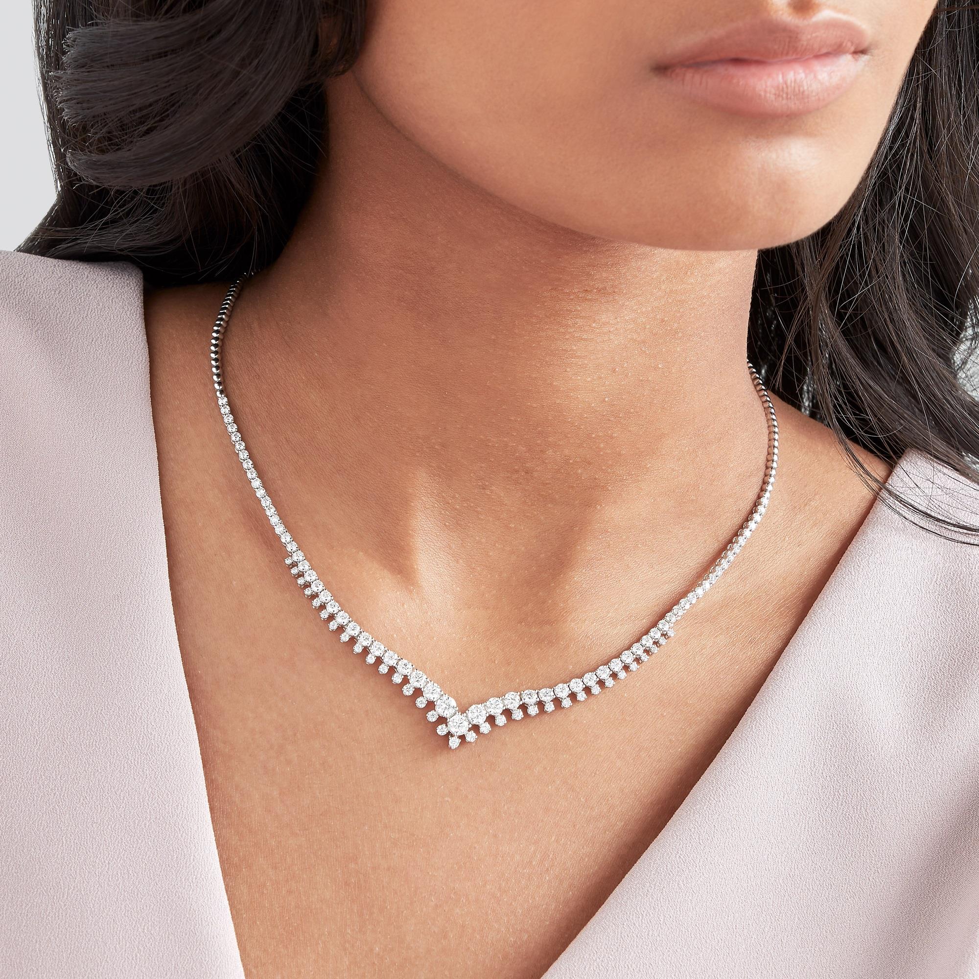 White gold hot sale solitaire necklace