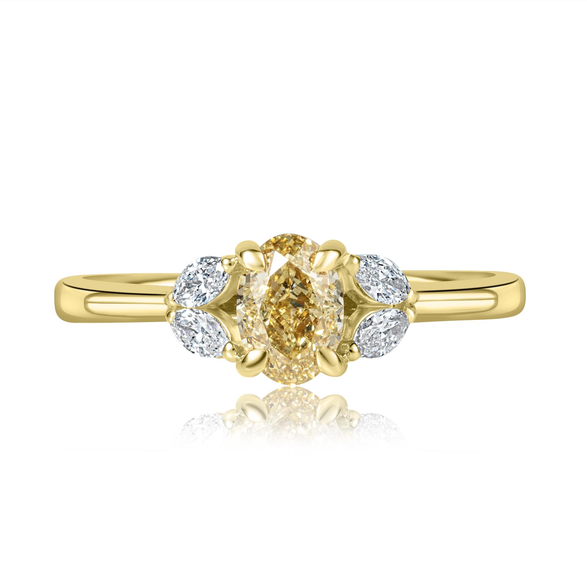 18ct Yellow Gold Diamond Ring With 1 Carat Oval Champagne