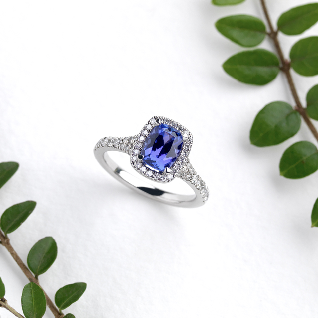 Image tanzanite_gemstoneguide1.jpg